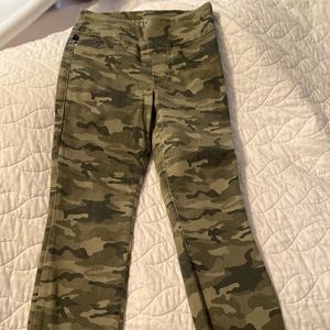 Rock & Republic slimming Denim